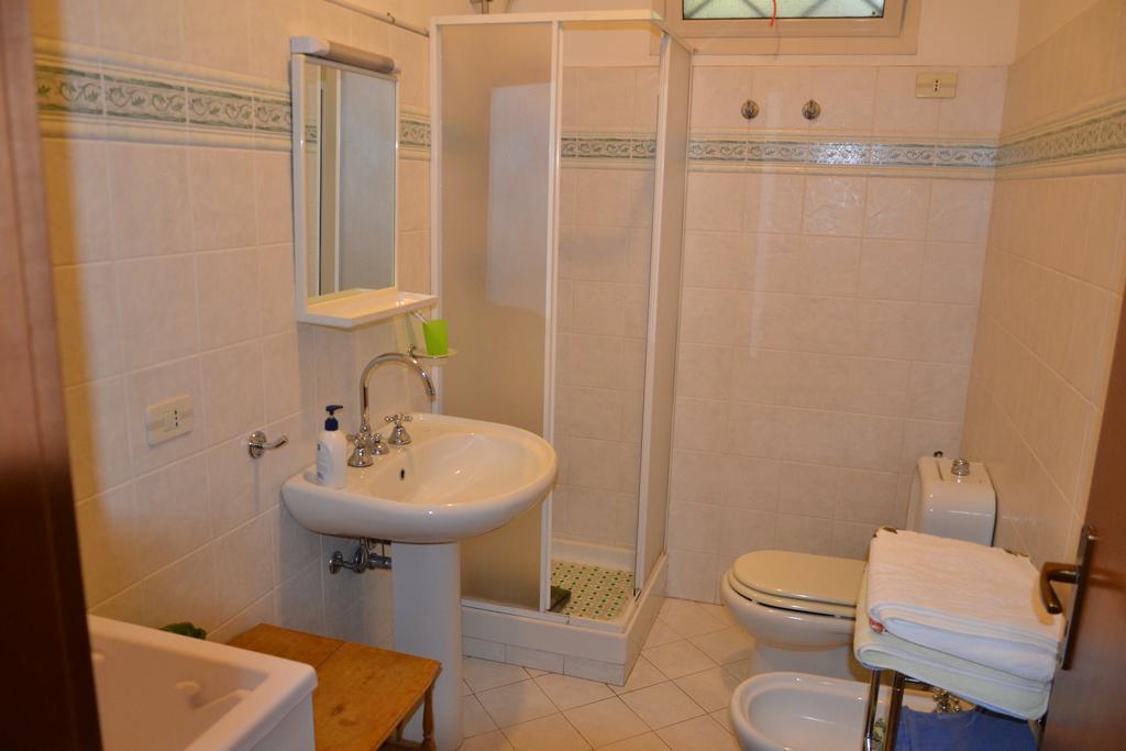 Hotel Low Cost La Meridiana Zafferana Etnea Zimmer foto